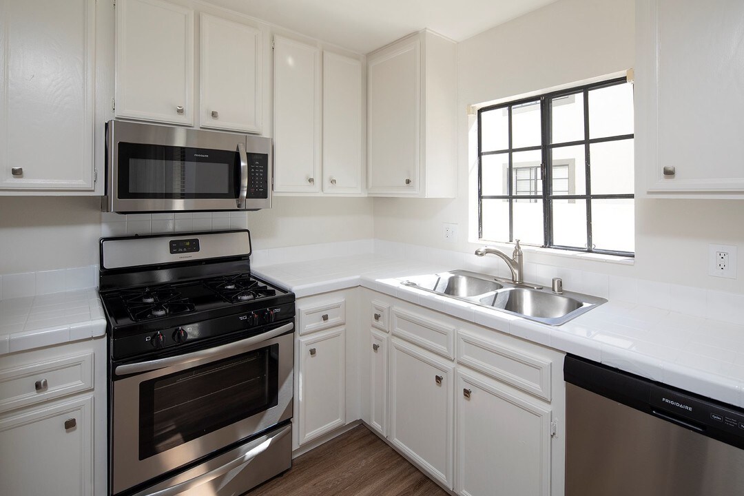 3737 Grim Ave-Unit -Unit 2 in San Diego, CA - Building Photo