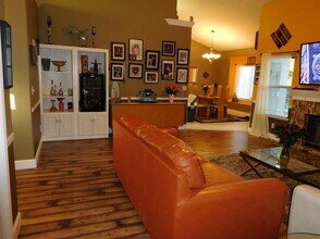 1877 E Turnberry Ave in Fresno, CA - Building Photo - Building Photo