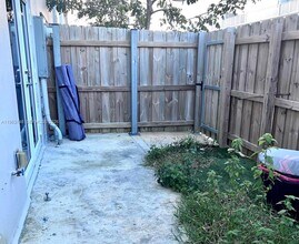 14443 SW 260th St in Princeton, FL - Building Photo - Building Photo