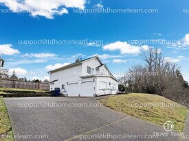 19218 146th Ave SE in Renton, WA - Building Photo