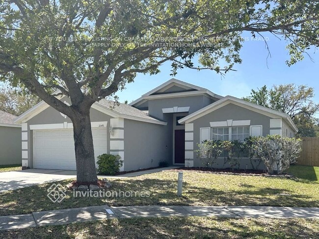 1045 Summer Breeze Dr in Brandon, FL - Foto de edificio - Building Photo