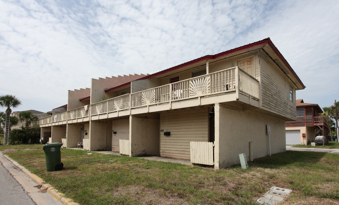 2102 1st St S in Jacksonville Beach, FL - Building Photo