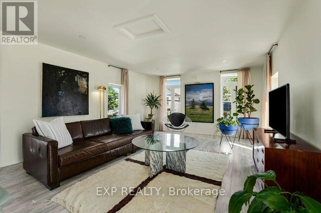 property at 297 Bloomfield Main St