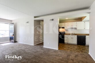 755 Tyson Dr in Florissant, MO - Building Photo - Building Photo