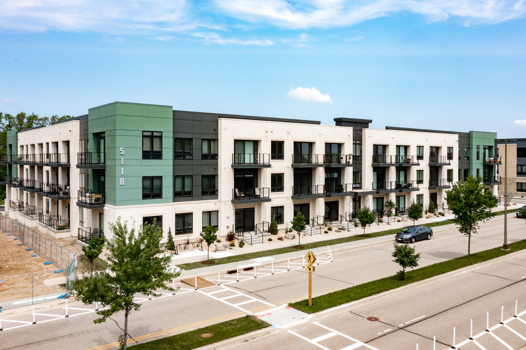 Osprey in Fitchburg, WI - Building Photo