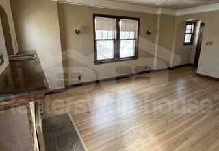 1530 E 54th St in Minneapolis, MN - Building Photo - Building Photo
