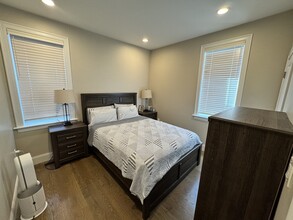 153 Everett St, Unit 1 in Boston, MA - Building Photo - Building Photo