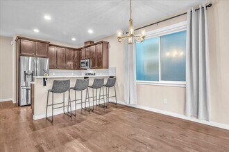 2736 SE 84th Ave in Portland, OR - Building Photo - Building Photo