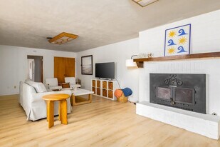 4000 Highland Dr in Carlsbad, CA - Building Photo