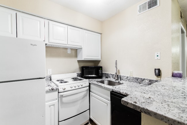1712 Baird Farm Cir in Arlington, TX - Building Photo - Building Photo