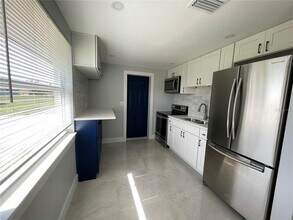 164 S New York Ave in Englewood, FL - Building Photo - Building Photo