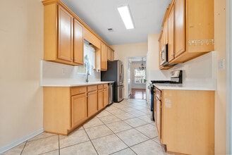 847 Edgeley Ln in Lawrenceville, GA - Building Photo - Building Photo