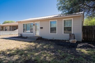 2349 Highland Ave in Abilene, TX - Foto de edificio - Building Photo