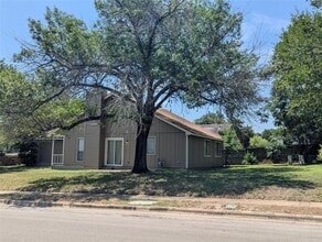 8510 Palace Pkwy in Austin, TX - Building Photo - Building Photo