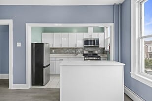 209 Danforth Ave in Jersey City, NJ - Building Photo