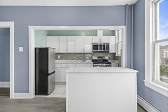 209 Danforth Ave in Jersey City, NJ - Building Photo - Building Photo