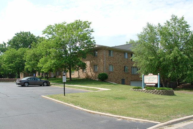 South Town Court in Bloomington, MN - Building Photo - Building Photo