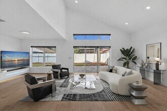 4917 SW 32nd Way in Fort Lauderdale, FL - Building Photo - Building Photo