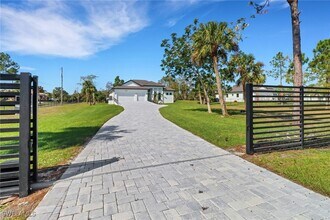 739 23rd St SW in Naples, FL - Building Photo - Building Photo