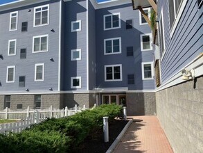 135 Sheridan St, Unit 102 in Portland, ME - Building Photo - Building Photo
