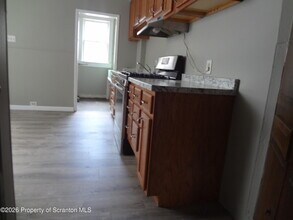 52 Center St in Ashley, PA - Building Photo - Building Photo