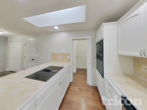 302 3rd Ave SE in Pacific, WA - Building Photo - Building Photo