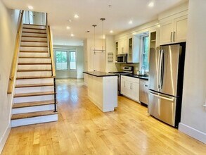 408 Putnam Ave in Cambridge, MA - Building Photo - Building Photo