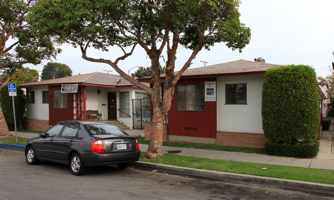 790 Saint Louis Ave in Long Beach, CA - Building Photo - Building Photo