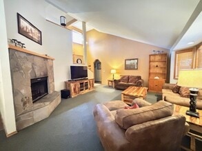 27 Gannet Ln in Sunriver, OR - Building Photo - Building Photo