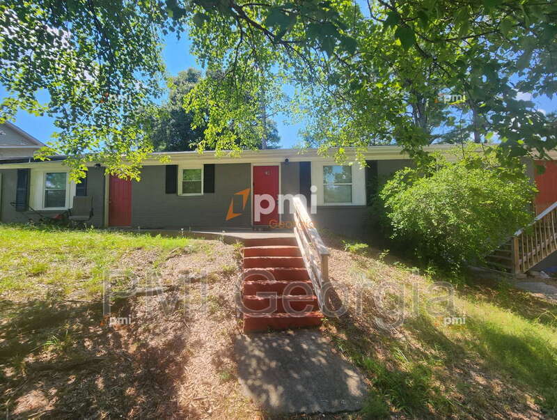 217 Greenbriar Dr in Cedartown, GA - Building Photo
