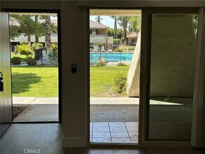 2860 N Los Felices Rd, Unit 114 in Palm Springs, CA - Building Photo - Building Photo