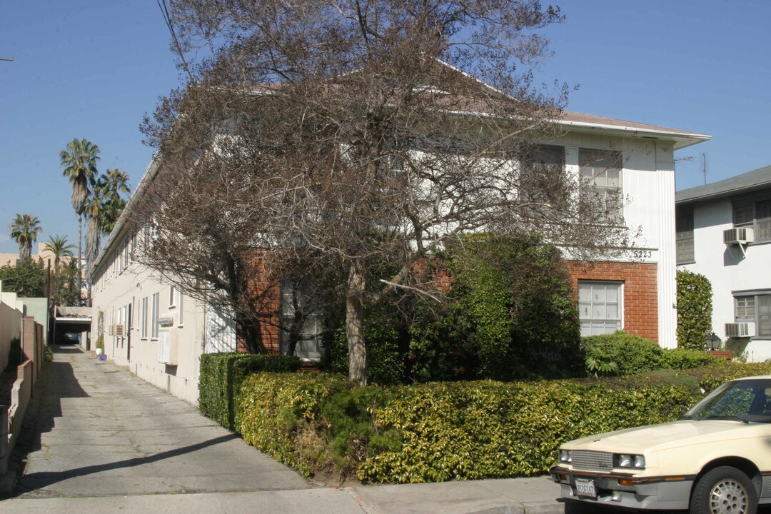 5223 Corteen Pl in North Hollywood, CA - Building Photo