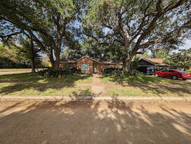 5478 Birdwood Rd in Houston, TX - Building Photo