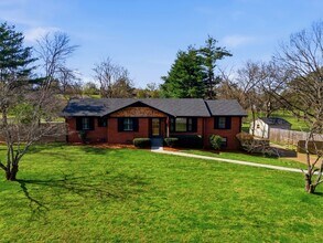 2820 Donna Hill Dr in Nashville, TN - Building Photo - Building Photo