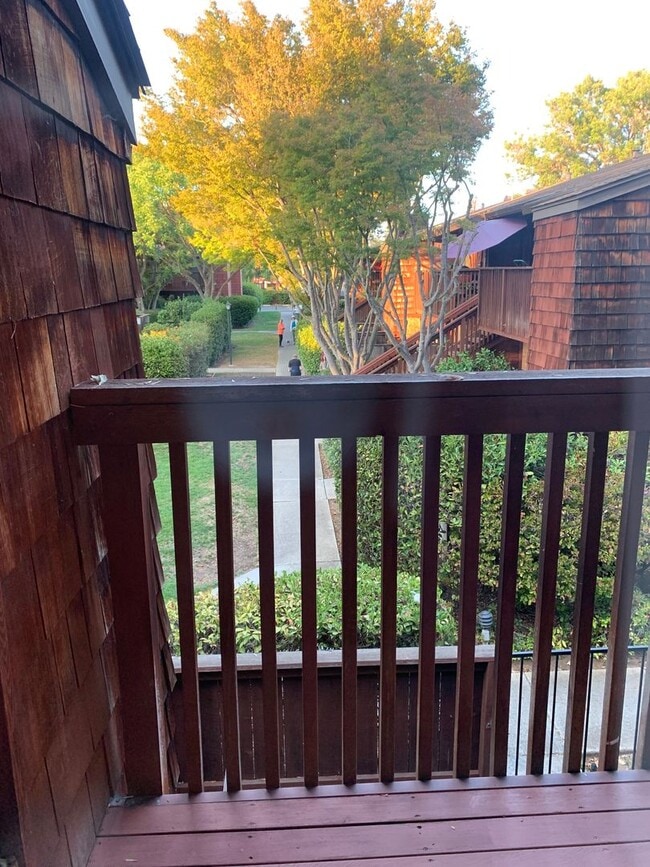 1455 Latour Ln in Concord, CA - Foto de edificio - Building Photo