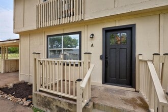 5211 Thunderbird St in Lago Vista, TX - Building Photo - Building Photo