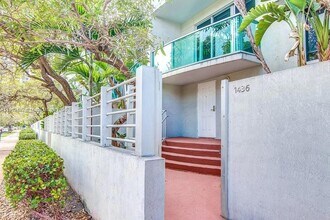 1500 Bay Rd, Unit T-1414 in Miami Beach, FL - Building Photo - Building Photo