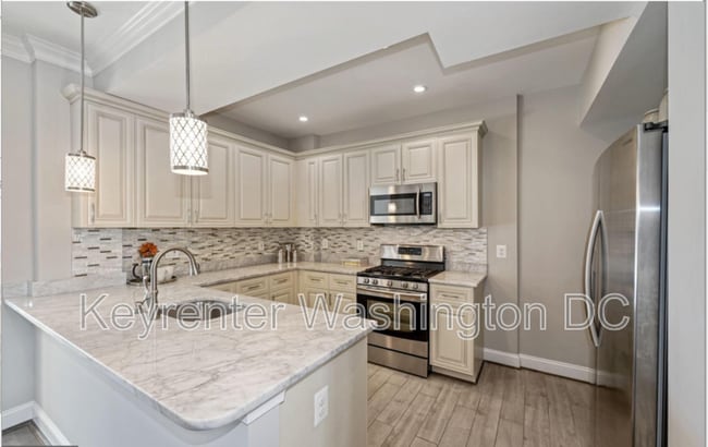 property at 317 Todd Pl NE