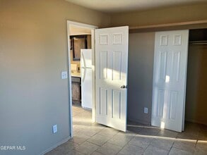 1654 EXETER Dr in El Paso, TX - Building Photo - Building Photo