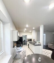 9231 Buffalo Bend Ln in Houston, TX - Foto de edificio - Building Photo