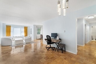 225 St Pauls Ave in Jersey City, NJ - Building Photo - Building Photo