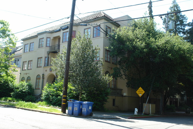 Florentine Apartments in Berkeley, CA - Foto de edificio - Building Photo