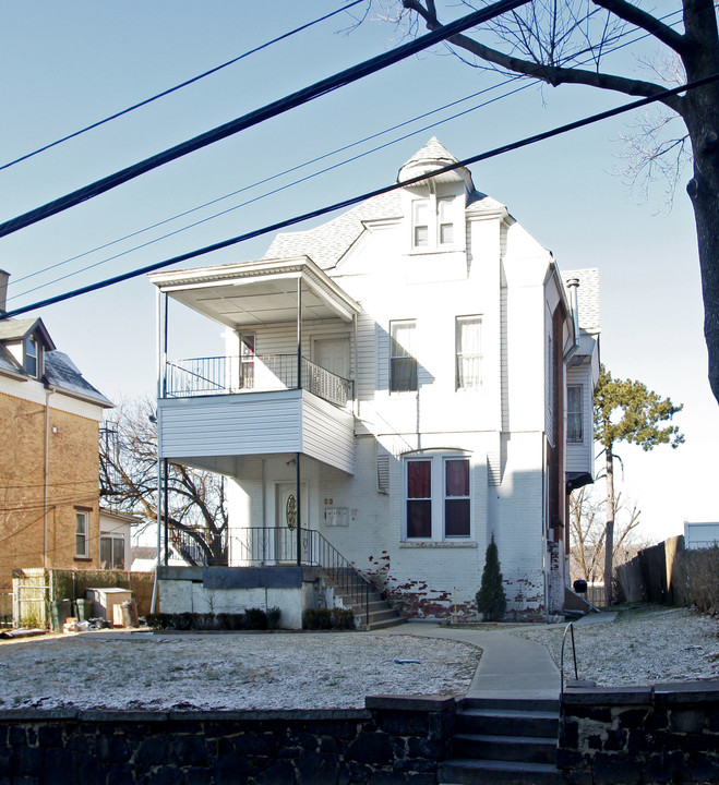 53 Locust Hill Ave in Yonkers, NY - Building Photo