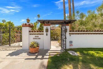 435 W Veredasur in Palm Springs, CA - Building Photo - Building Photo
