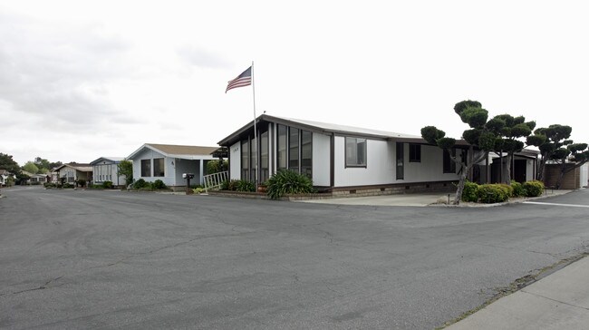 8651 Foothill Blvd in Rancho Cucamonga, CA - Building Photo - Building Photo