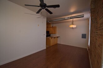 211 W 1st Ave in Albany, OR - Building Photo - Building Photo