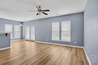 194 Chapel Lake S in Savannah, GA - Building Photo - Building Photo