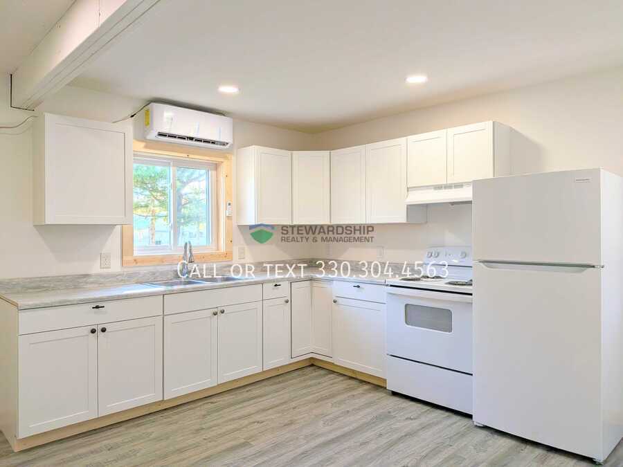 227 E South St in Shreve, OH - Building Photo