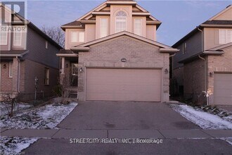 1486 Mickleborough Dr in London, ON - Building Photo - Building Photo