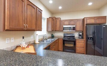 1007 Shadow Wood Ln in Coeur d'Alene, ID - Building Photo - Building Photo